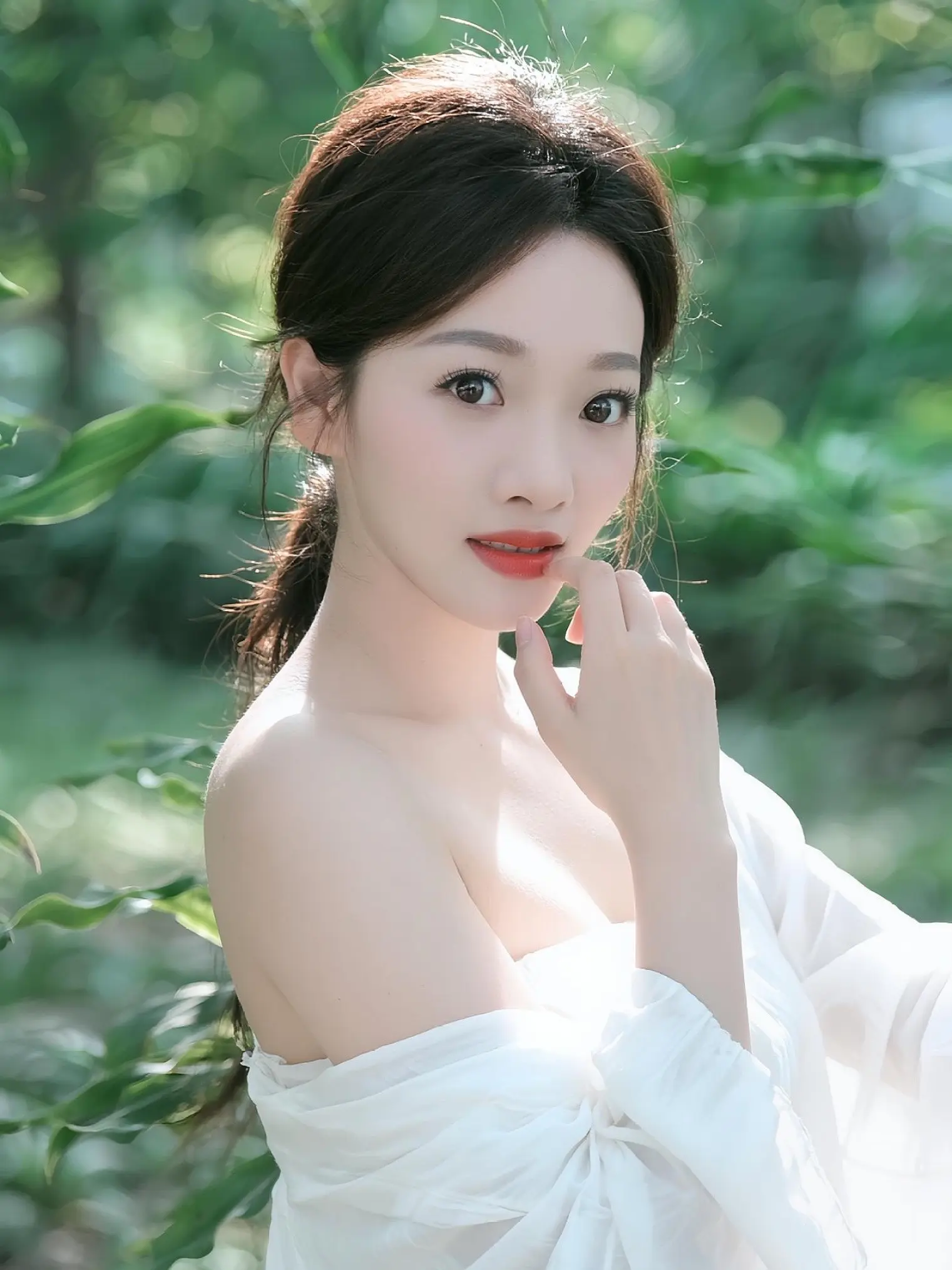 秋风知我意，微凉又深情。