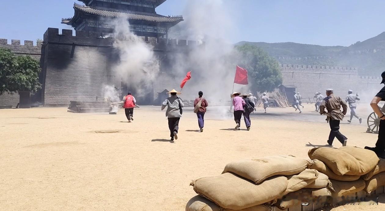 这次临沂沂南红色影视基地之旅，直接让我过足了打仗瘾！终于沉浸式体验了一把游击队攻