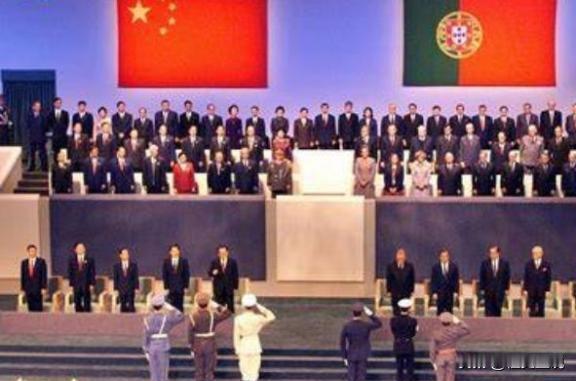 澳门之所以不闹腾，不闹独立，不闹分裂，不闹反共，甚至不闹亲台亲美，零外部势力渗透