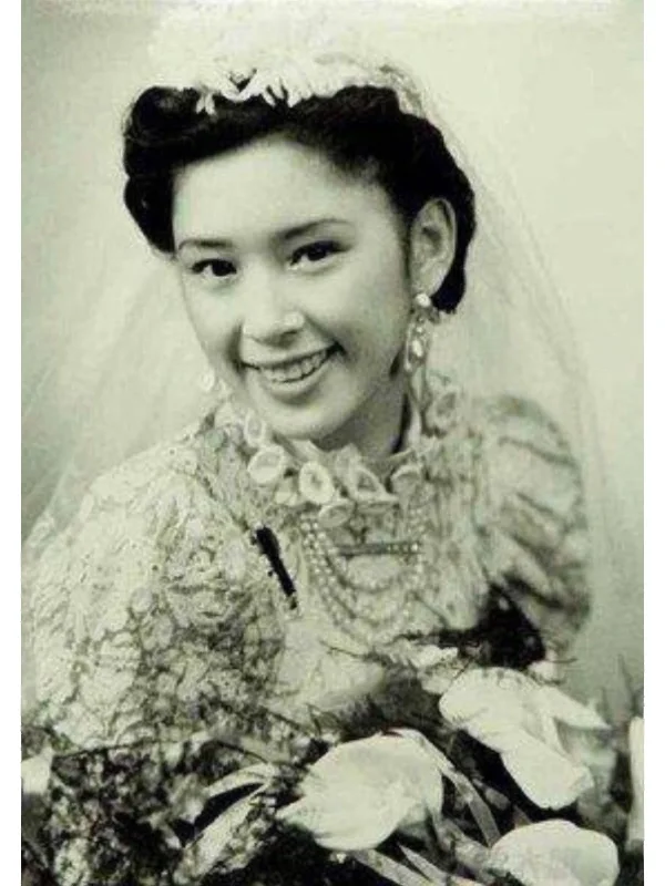 1966年7月26日，27岁的胡友松嫁给了76岁的李宗仁。 	 胡友松...