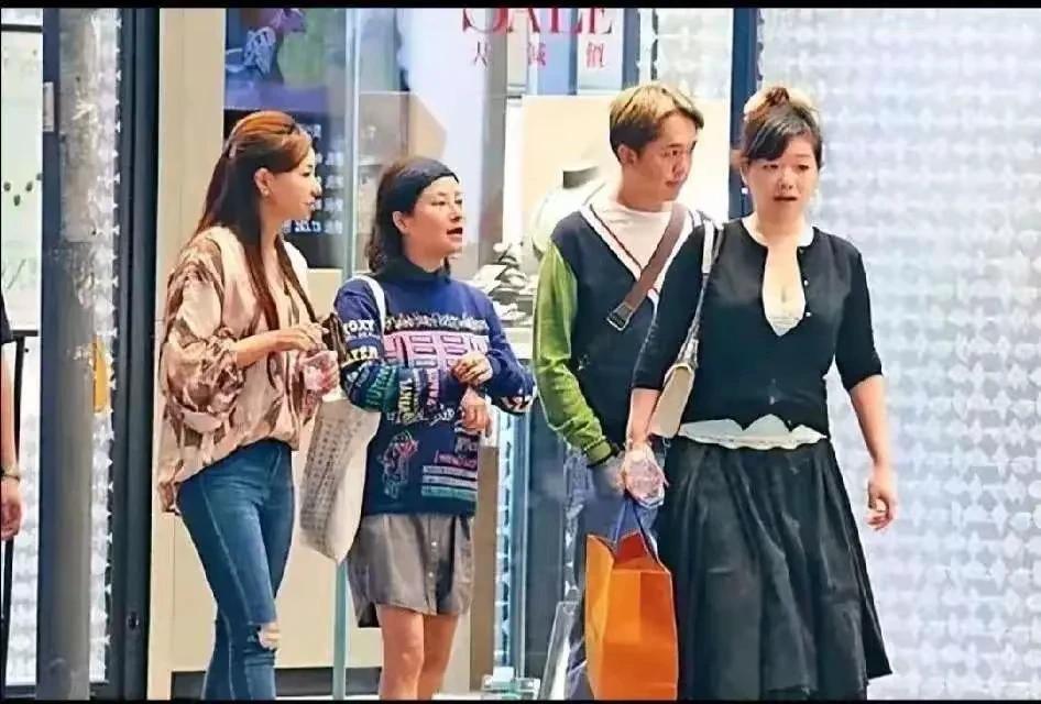 香港最怂的富二代邓兆尊，他守着15亿遗产躺吃了27年，利息滚到17亿。3个女友同