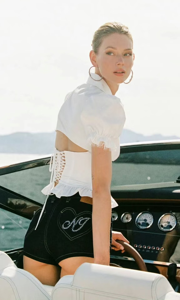 Lauren de Graaf and Hanna Tuuksam for