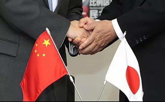 日本终于察觉到局势不对劲！日媒披露，在中日关系长期走低的大背景下，日本商界时隔八