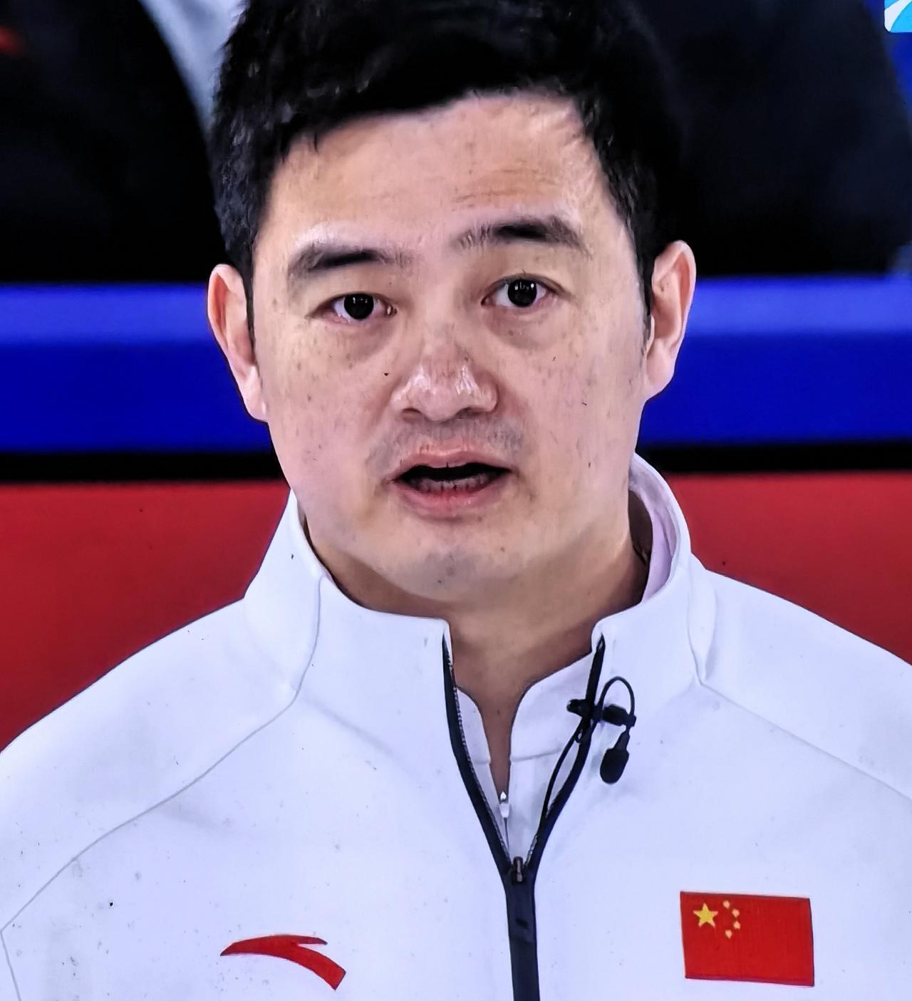 冬奥会男子冰壶循环赛，中国队对美国队消息：
首局，美国队后手，0-0双方无建树。