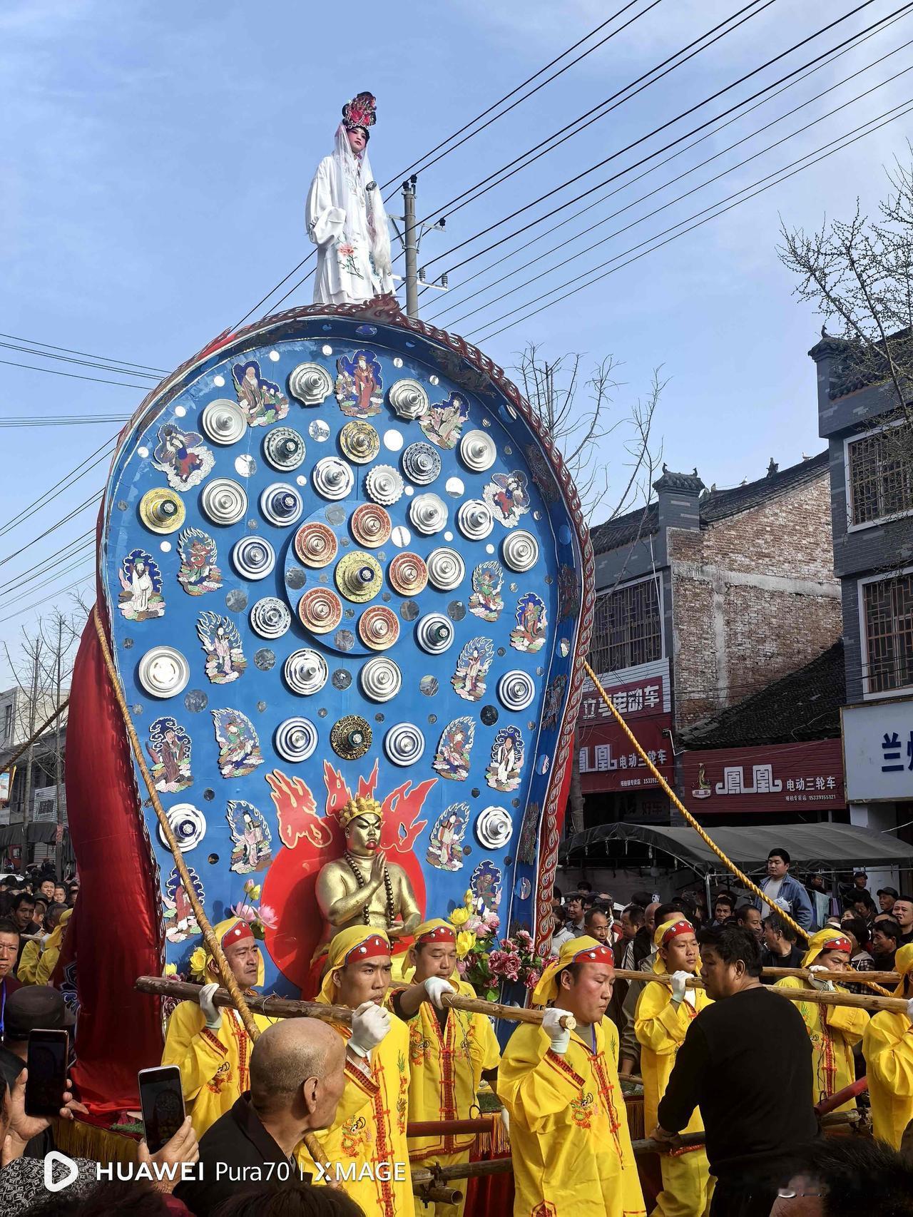 哑柏镇哑兴村二月二龙抬头社火火爆出圈，非遗青瓷焰光惊艳全场！

七八米高立式椭圆