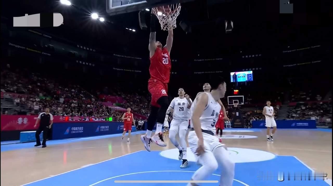 以一敌三！34岁老将22+11疯狂肆虐广东内线

全运会广东队87-71战胜山东