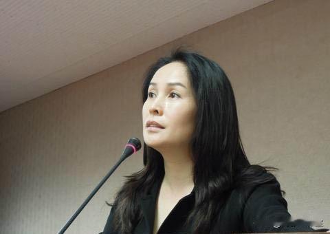 高金素梅前核心助理张俊杰弃保潜逃，台北地院发布通缉令，通缉时效33年！

202