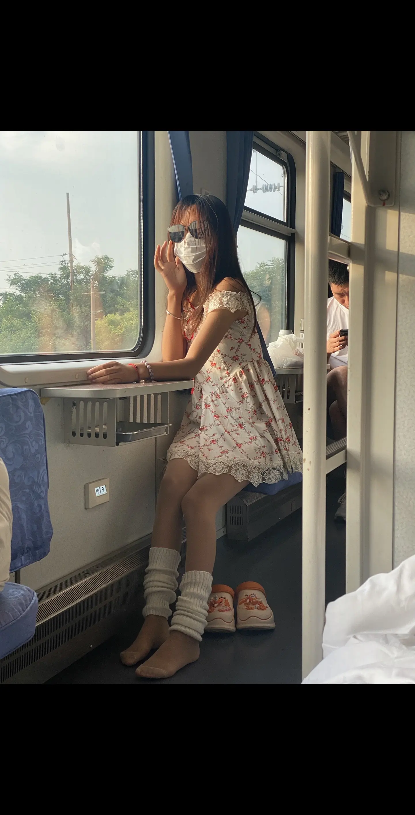 恍恍惚惚 已经隔世 有人再见有人再也不见.