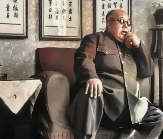 1933年，宁夏省主席马鸿逵下令处决5名商人，犯人正要押往刑场，他的伯父马福寿上