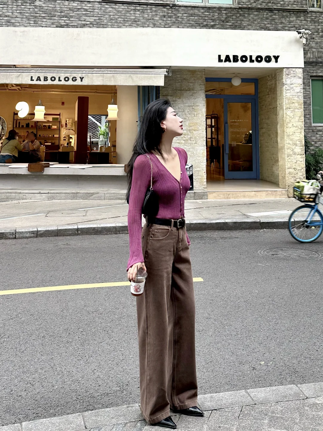 紫+咖的配色时髦又复古，真的又美又飒～