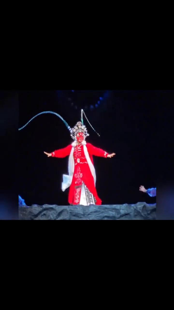 别说老外震惊了，我一个中国人都被惊到了。非遗物质孙悟空三打白骨精，真的有被白骨精