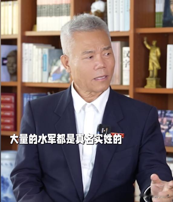 10万水军使出浑身解数，意志坚定的围攻中国正能量博主第一人。
网上批评司马南的声