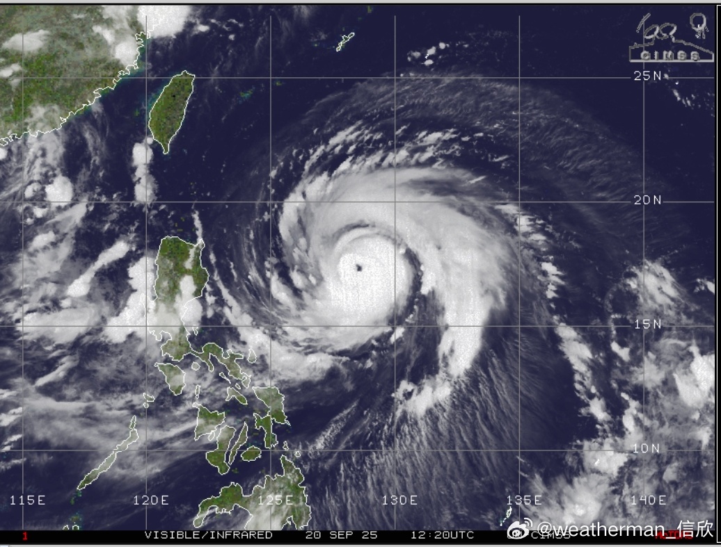 台风桦加沙台风浣熊 今天台风桦加沙和台风浣熊强度都在不断增强。今晚云图上均可见清