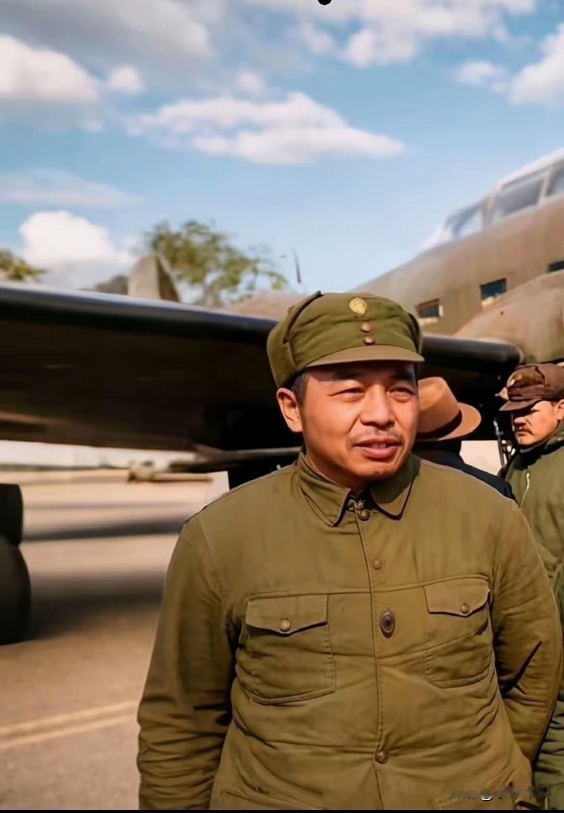 那时的彭老总，年富力强。那时的彭夫人，风华正茂。
他，是指挥过千军万马的彭大将军