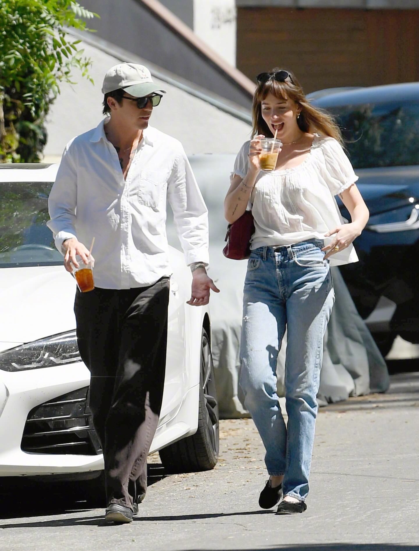 达妹Dakota Johnson和新男友塔克·皮尔斯伯里前往杰里米·艾伦·怀特（