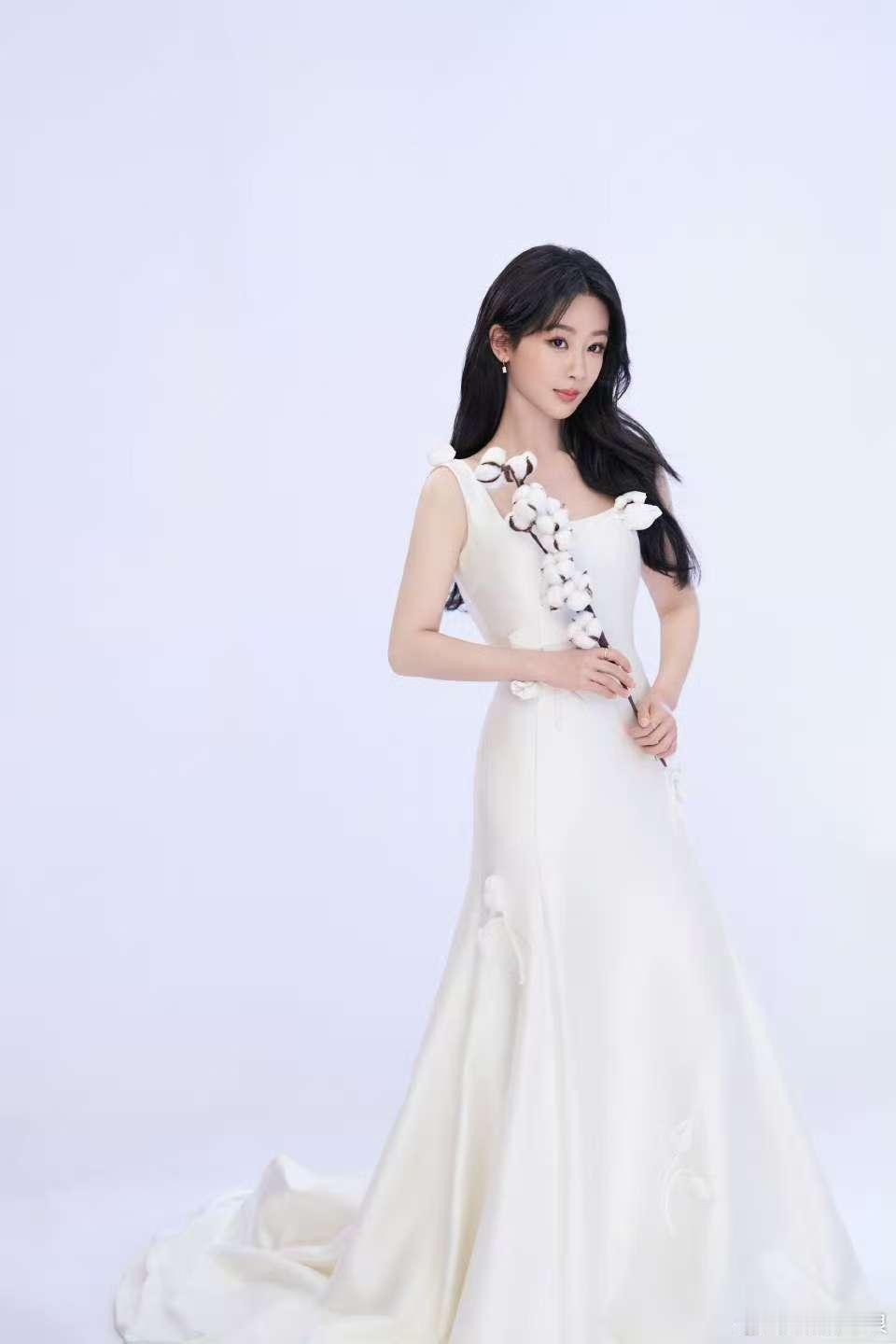 杨紫花絮大放送杨紫光影穿梭杨紫花絮大放送，好美腻，[鼓掌] ​​​
