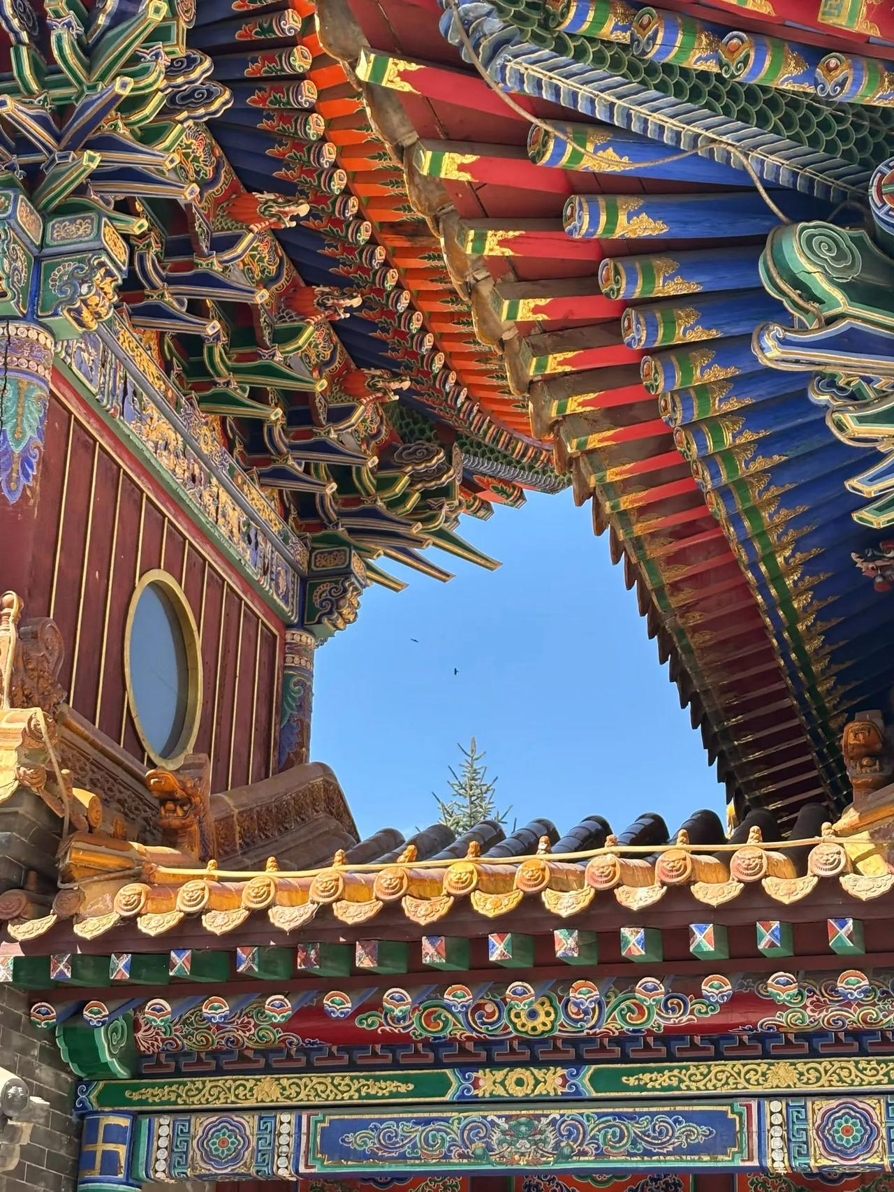 命运会带你去见匹配的人。
不要以为只有志同道合才叫匹配，真正的匹配，是因缘和合。