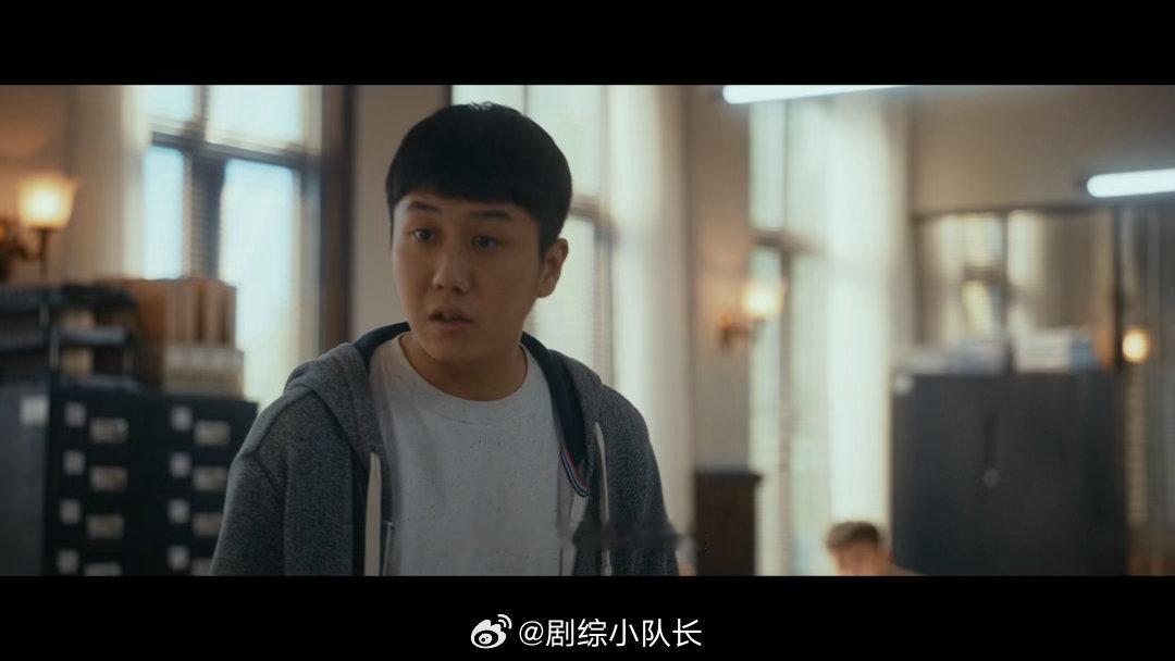 低智商犯罪群像感最强的一集 警鲤小队的群像不是硬煽情，是被人欺负了全队上。张一昂