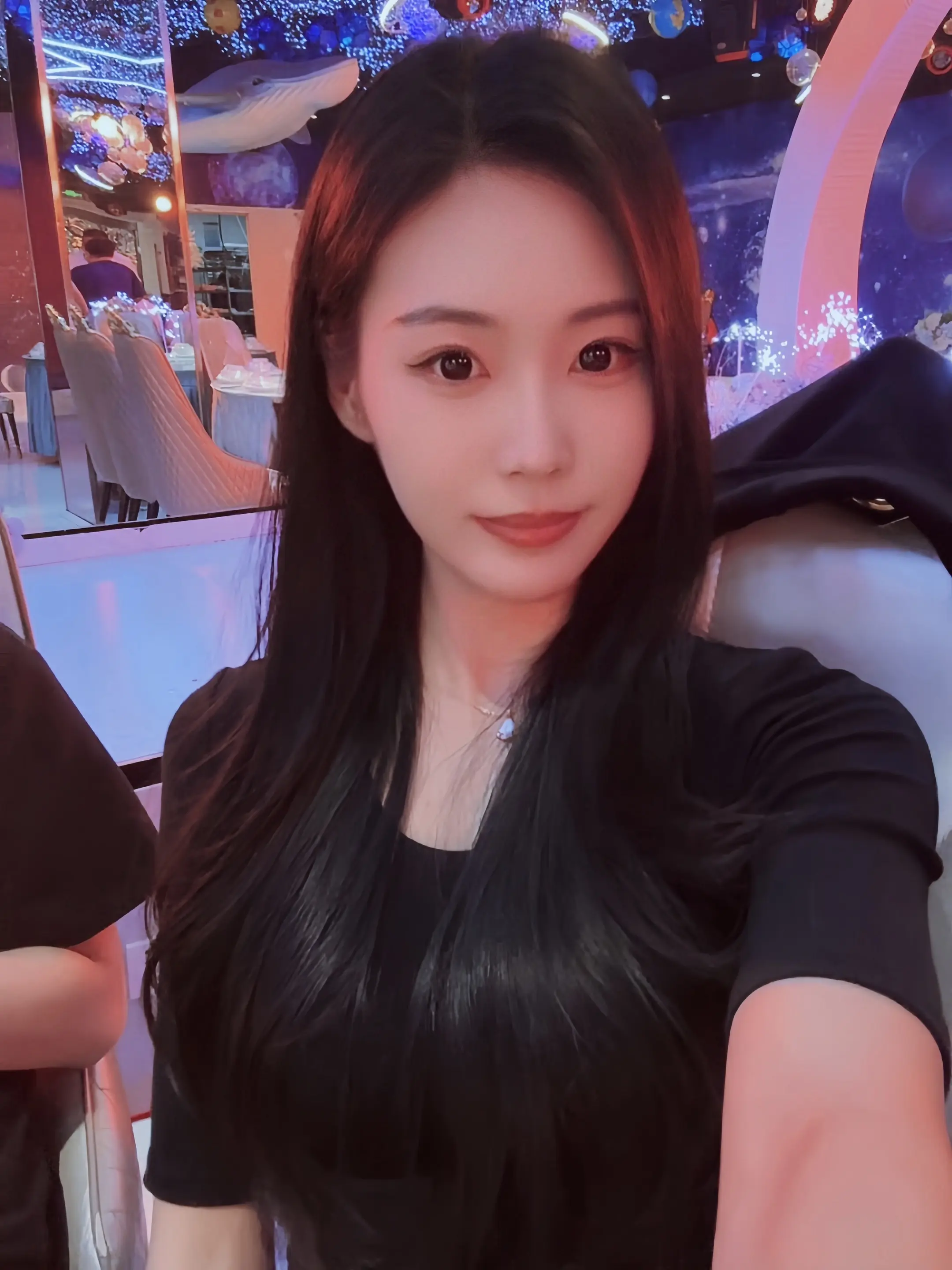 换句话说 你就是我的脸 任何人挑剔数落你 就是在打我的脸 我都应该打回去