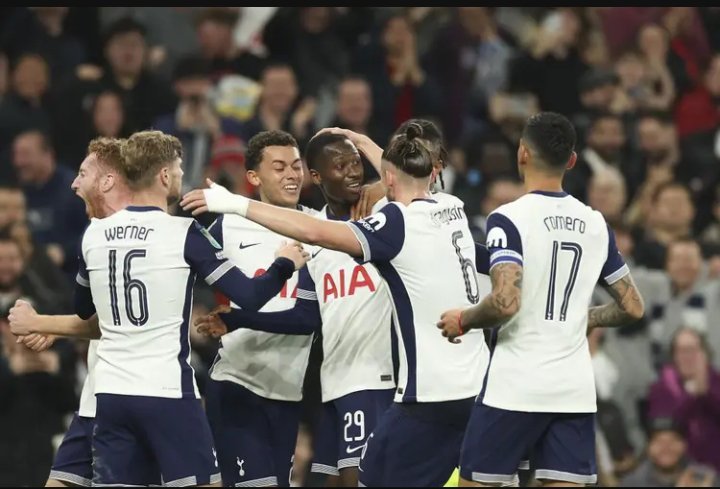 在北京时间10月31日凌晨结束的英联杯第4轮一场焦点战中，曼城在客场1-2不敌热