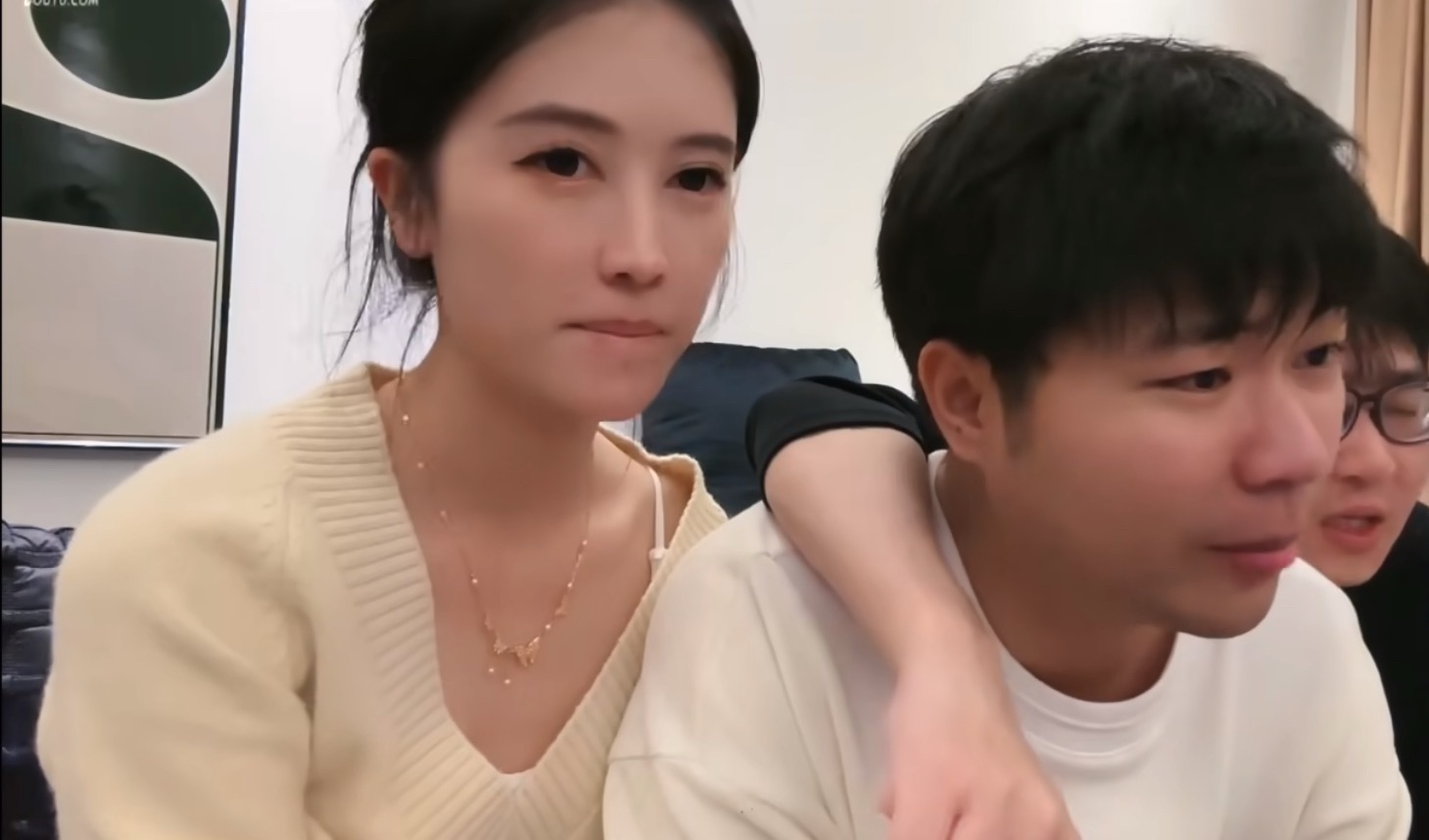 右手酒后狂喷Inflame“Inflame什么jb东西，那个何雍正是个司马东西，