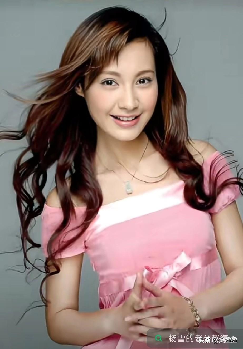 凭《小鱼儿与花无缺》中“江玉燕”一角深入人心的杨雪，2009年在拍摄《人间正道是