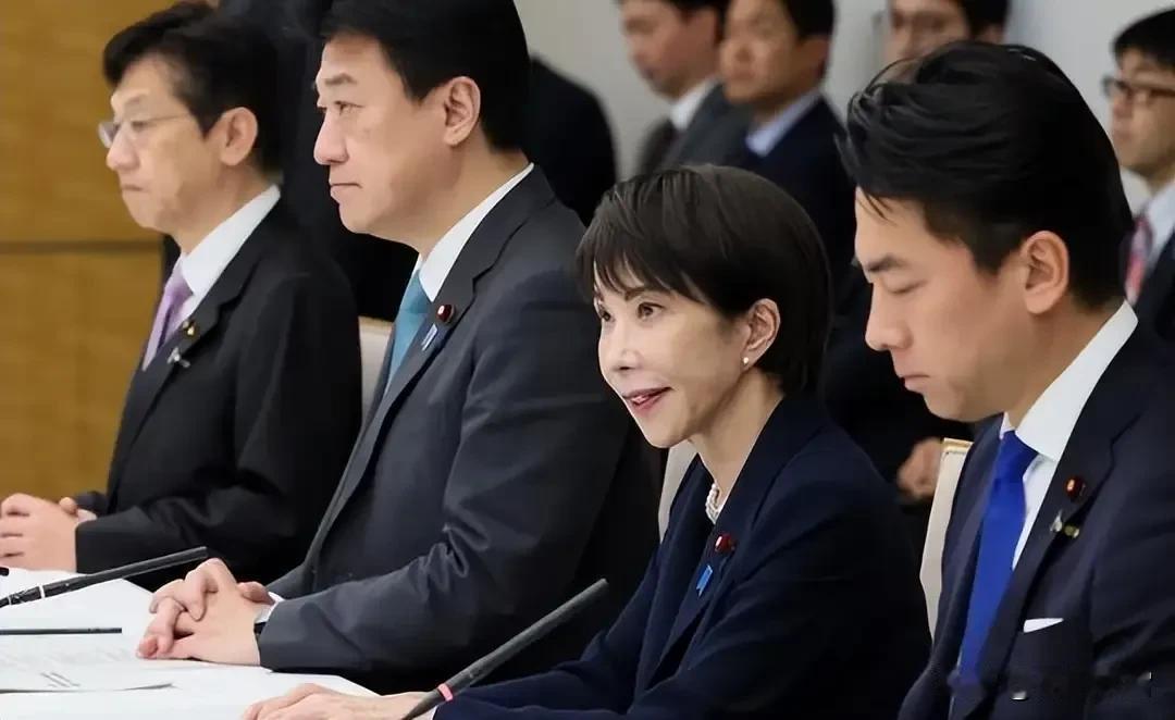 日本政经刊物《选择》爆料，法国军工代表以密使身份到访东京，接连拜会首相官邸、防卫