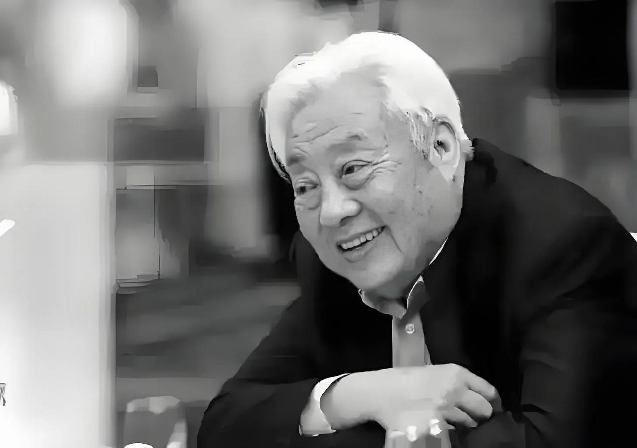 2025年8月，演员朱龙广离世消息传来，闫妮深感悲痛并深情悼念。二人曾在影视作品
