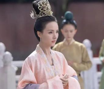 武德九年，公元626年，玄武门之变结束后，整个长安城一夜之间换了天地。 
 
李