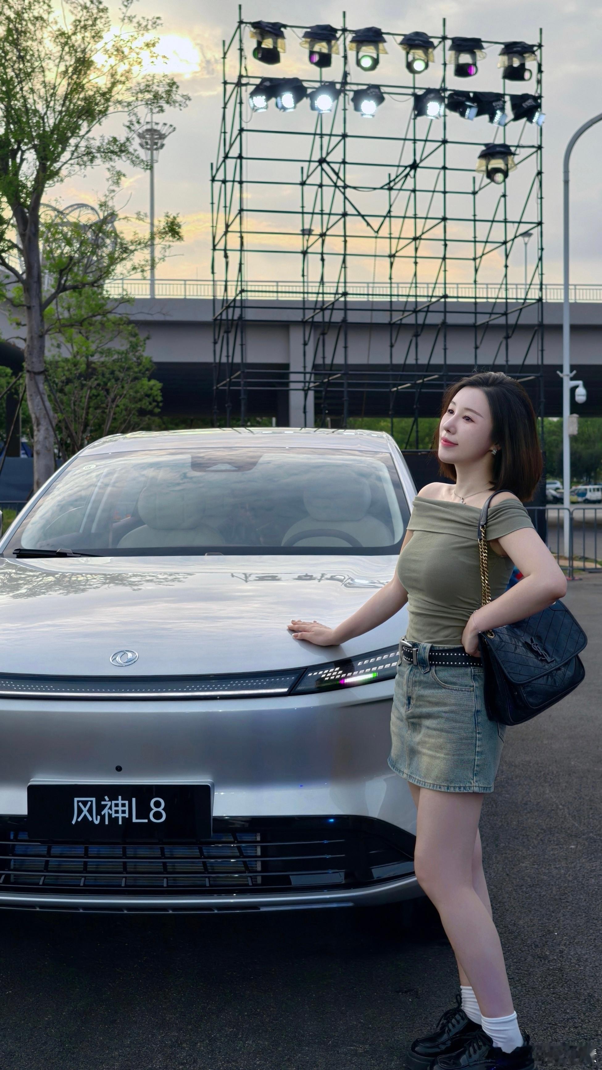 真好看啊！我说车[哈哈]  ​​​央企新势力才是真能打东风新旗舰 东风风神L8e