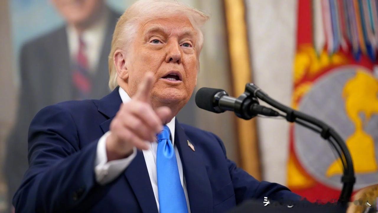 单月净流出500亿美元！这才是这几天最炸裂的“战报”。当特朗普带着史上最大天团在