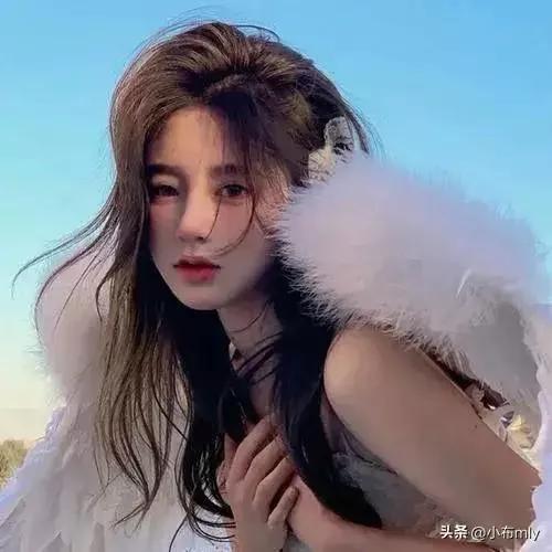 优雅仙女的羽毛造型，美得令人窒息！梦幻羽毛 灵动羽毛妆容 羽毛服装搭配 羽毛美女