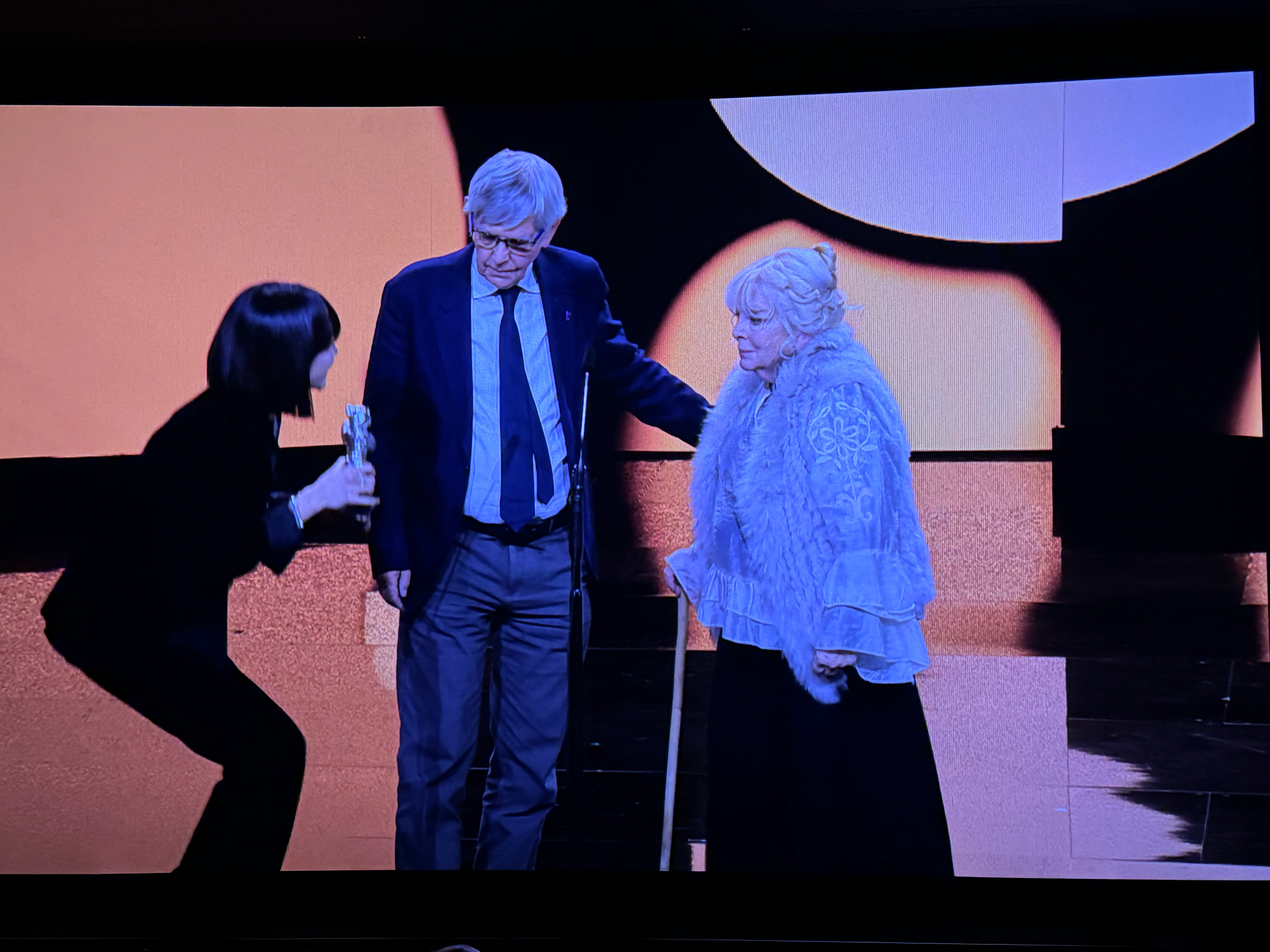 柏林电影节最佳配角奖《海上女王》老头汤姆·康特奈老太安娜·考尔德-马歇尔两位演员