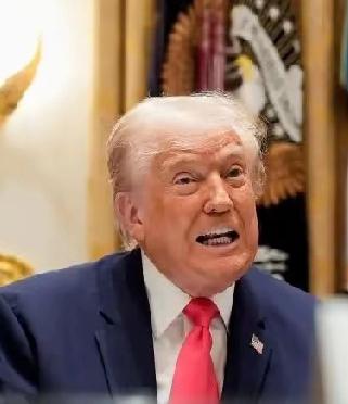 丹麦格陵兰岛守不住了，美国内部又在讨论新方案，这次是给钱，只要格陵兰岛的居民脱离