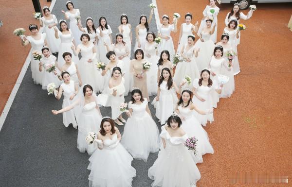 都说男女平等，那为什么只有#3月8日妇女放假半天# ​？男人们什么节日应该放假呢