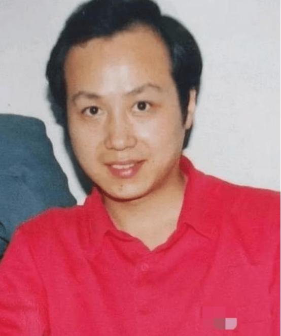 大家都熟悉的主持人罗京，走了这么多年，他妈妈患上了老年痴呆，网上还传他妻子带着儿