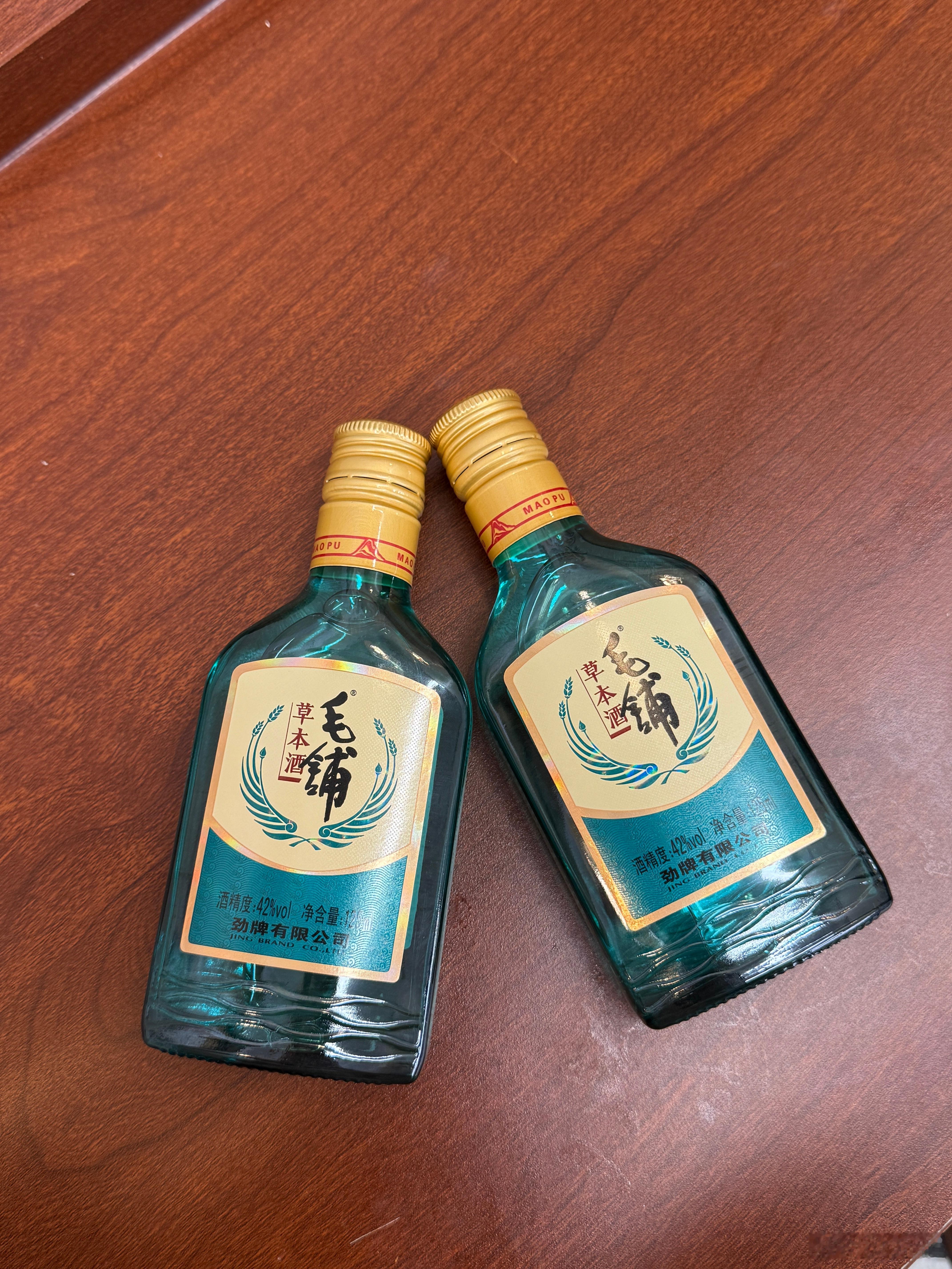 过年小聚怎么轻松怎么来毛铺草本酒真的很懂中国人的年纯粮固态酿造，5年以上陈酿打底