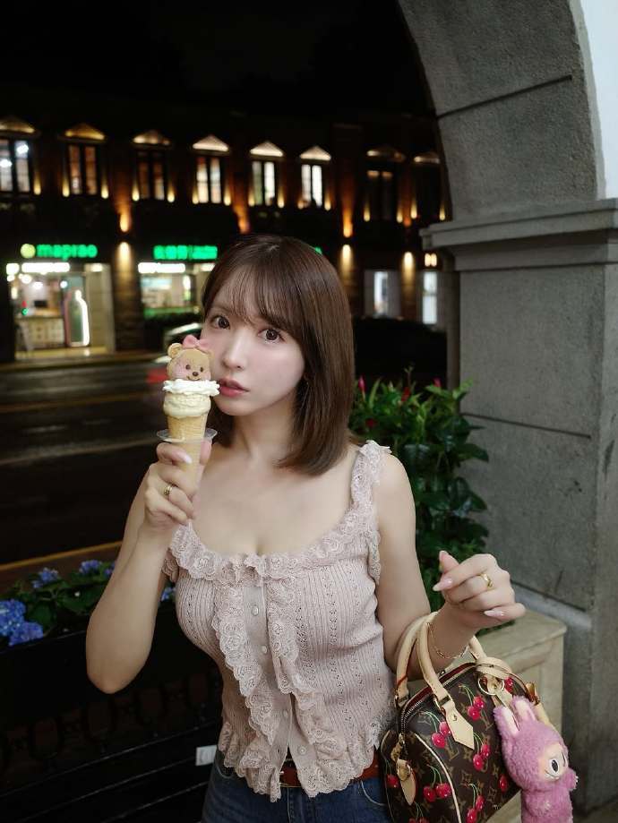 三上悠亚 哇，女神来上海了， 清纯得就像初恋女友[害羞] ​​​