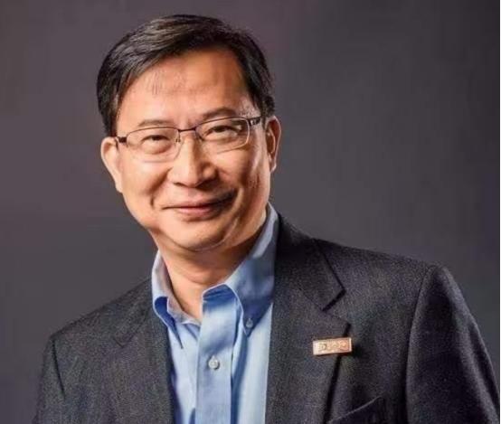 “我宣布，永久退出中国院士竞选！”2011年，当主动撤销美国绿卡的饶毅回到中国竞