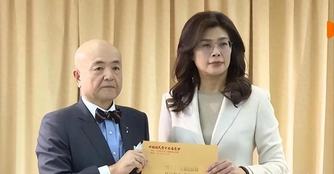 日本地震台捐款名单曝光：赖清德20万，萧美琴20万，郑丽文100万
 
7月28