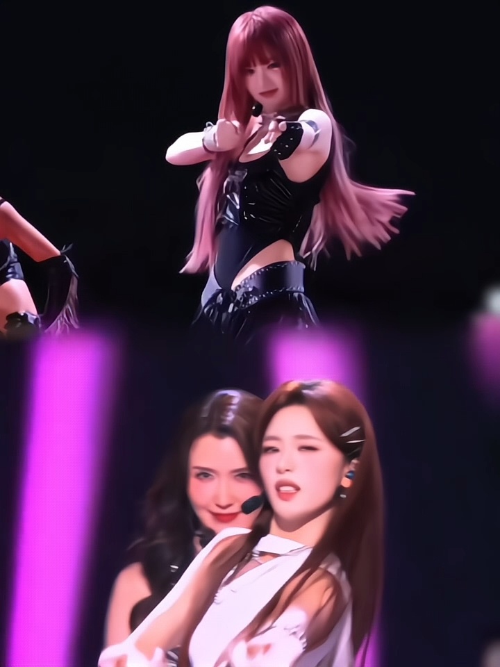 It's the love shot💘 ​​​