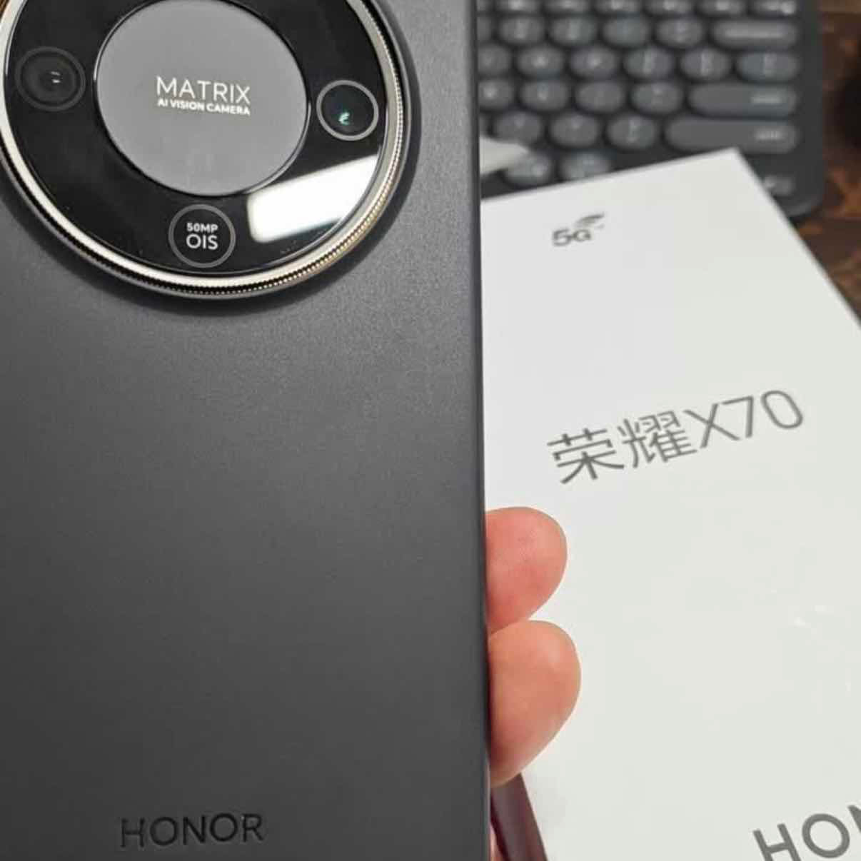 想换个备用机，正好看到京东国补叠以旧换新低至5折，就把旧主力机拿去换新！入手了荣
