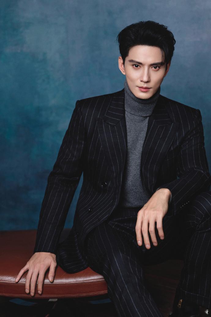 徐正溪的优雅永不过时 每次看到徐正溪出席活动都忍不住感叹，这气质真不是盖的！举手