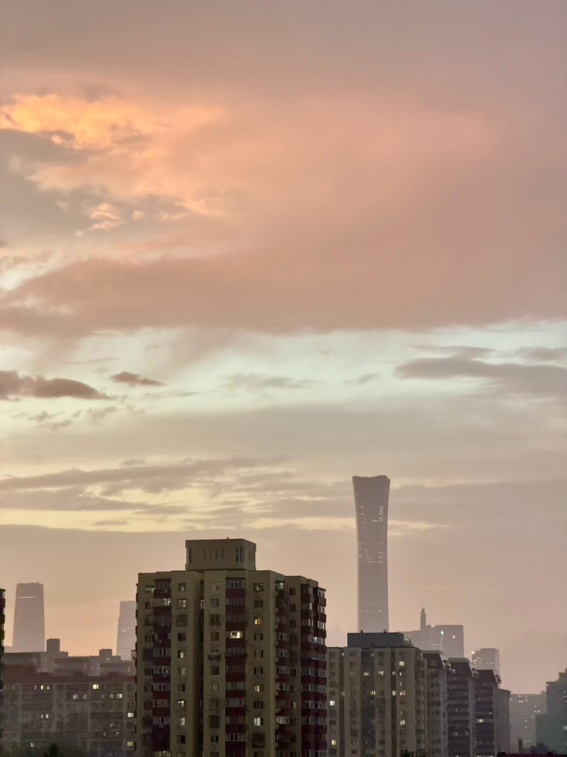西边日落东边雨🌄🌧️ 