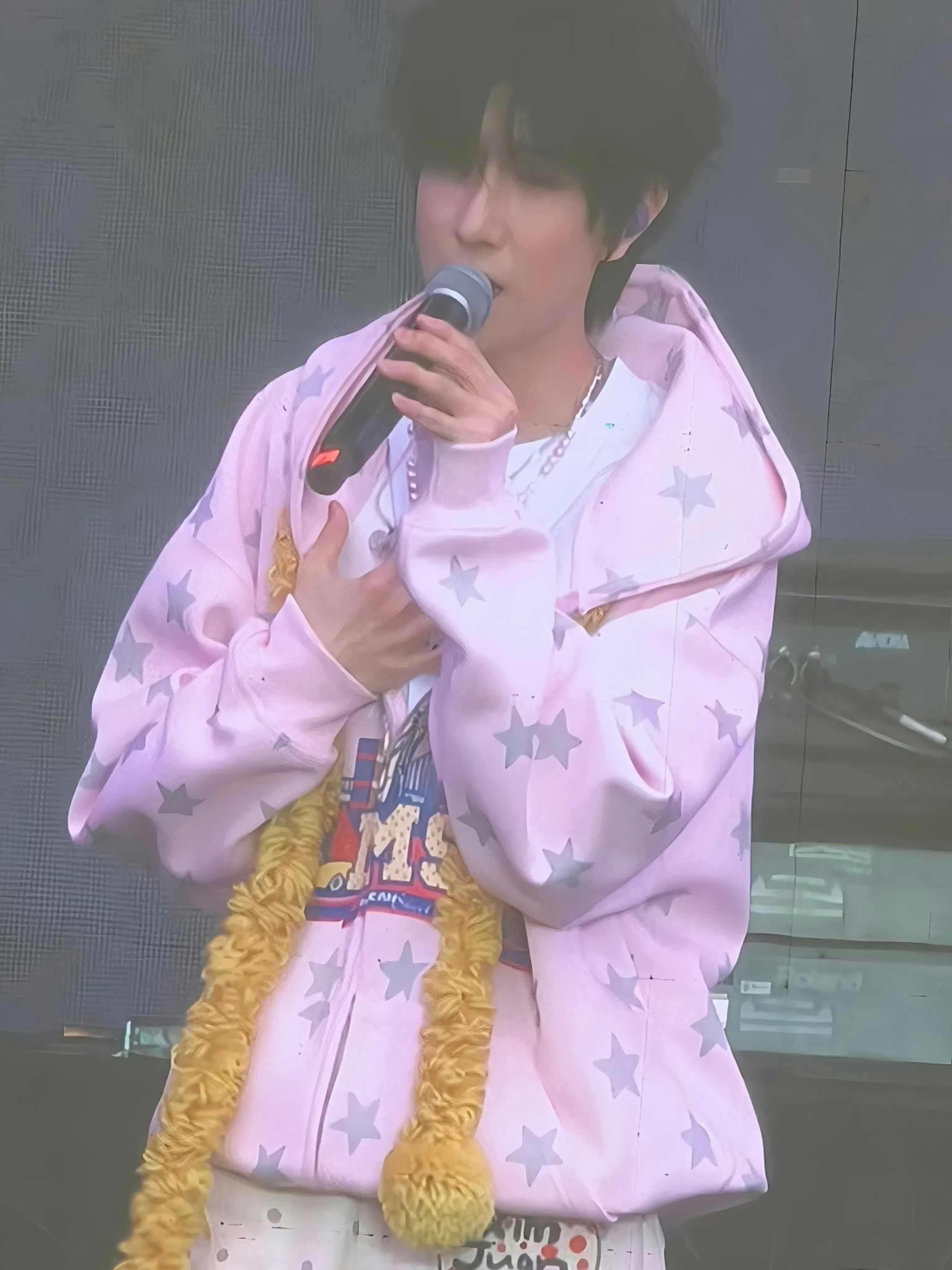 童禹坤南宁音乐节舞台童禹坤南宁音乐节舞台路透来袭✨歌声温柔又有力量，现场超稳超好