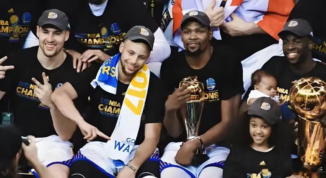 NBA单赛季同时拥有4位当季全明星有多难？历史上只出现过9次！1、1961-62