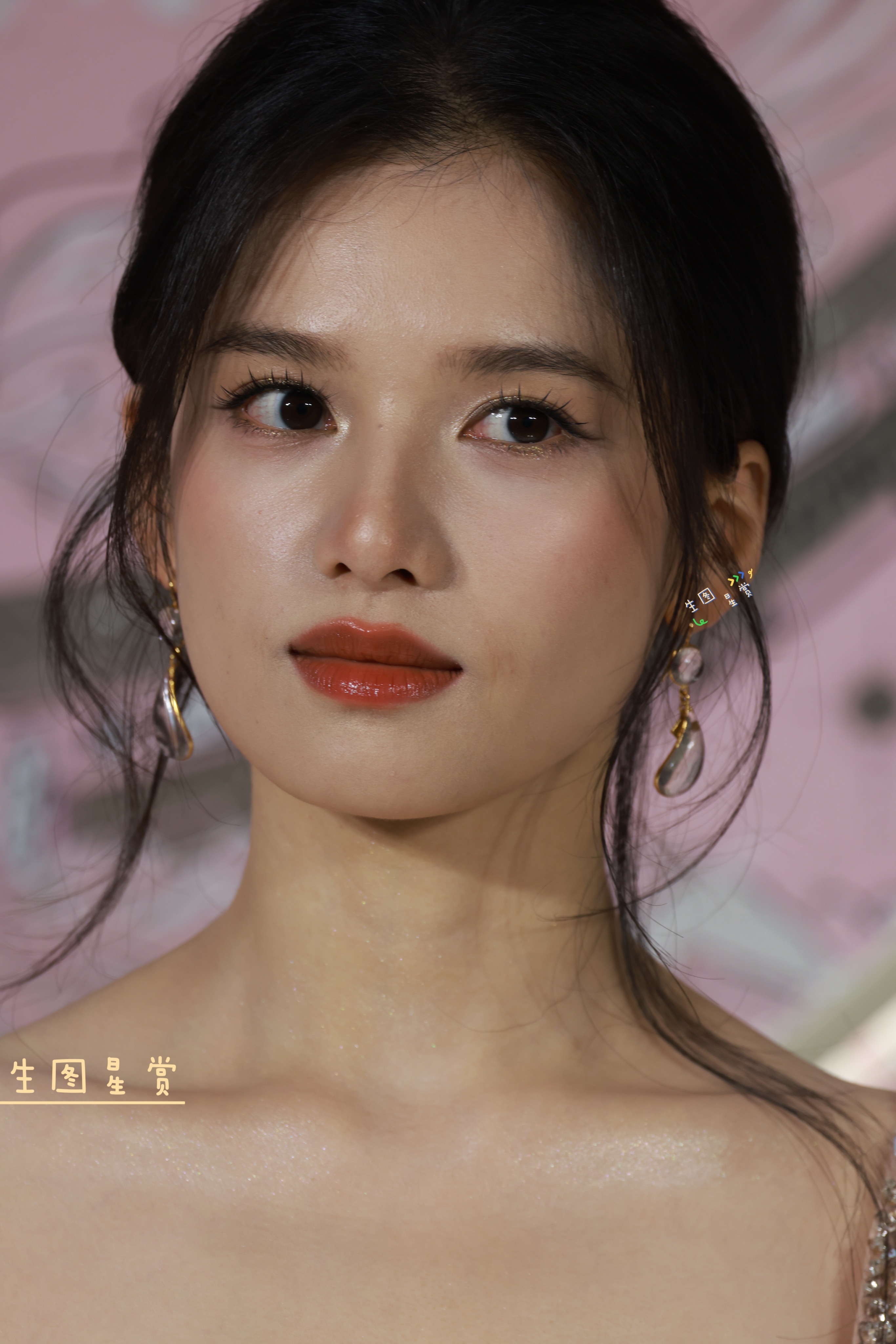 张婧仪251103杭州兰蔻怼脸拍的千金公主美貌[哇]张婧仪[超话] ​​​