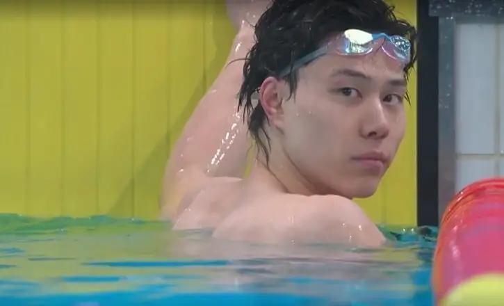 第一点、女子200米混合泳预赛，小孩姐于子迪2：13.81的好成绩，小组第一，总