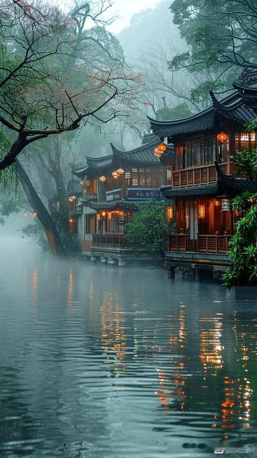 岭南水乡，位于中国南方，以其独特的水乡风情和秀美的自然景观闻名于世。这里小桥流水