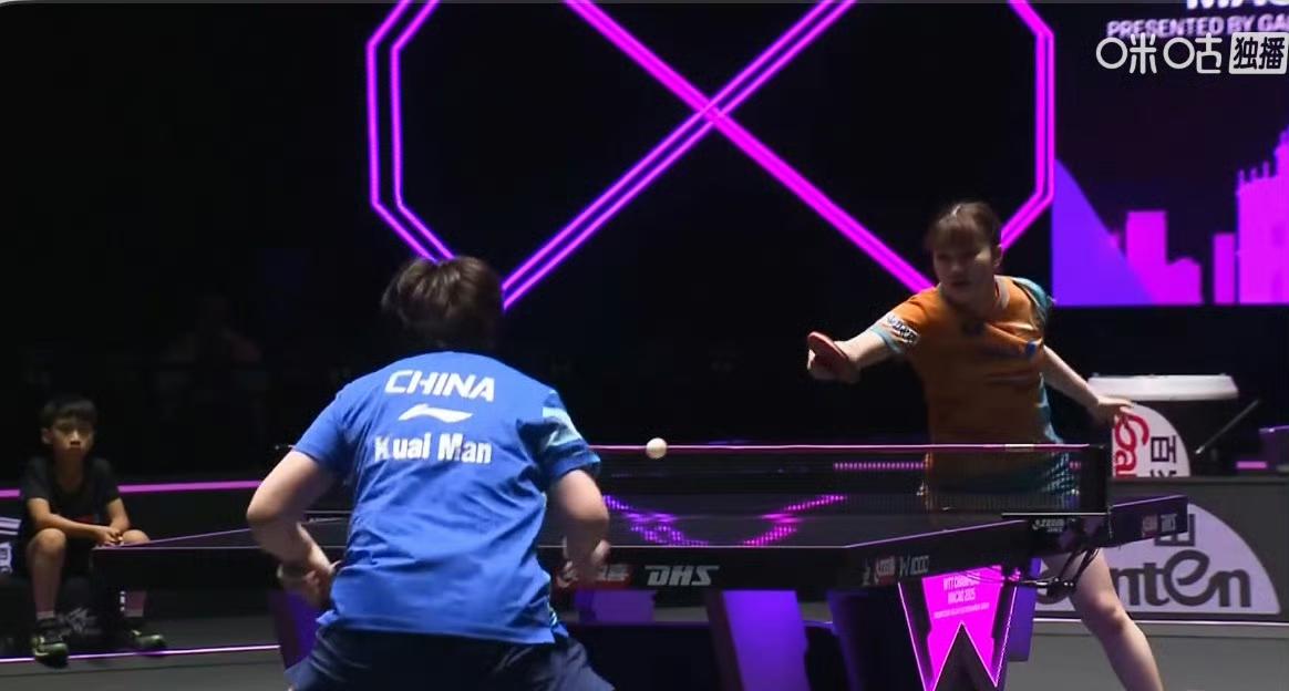 蒯曼🇨🇳扭转了局势[奋斗]！
前三局蒯曼🇨🇳11-7，9-11，11-2